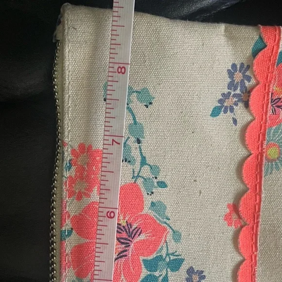 Floral Canvas Clutch with Zipper - Picture 4 of 7